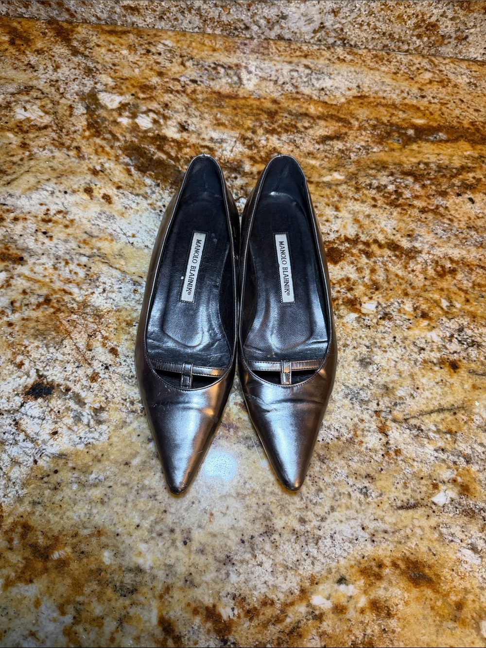 Manolo Blahnik Metallic Black Pointed Toe Leather Pumps
